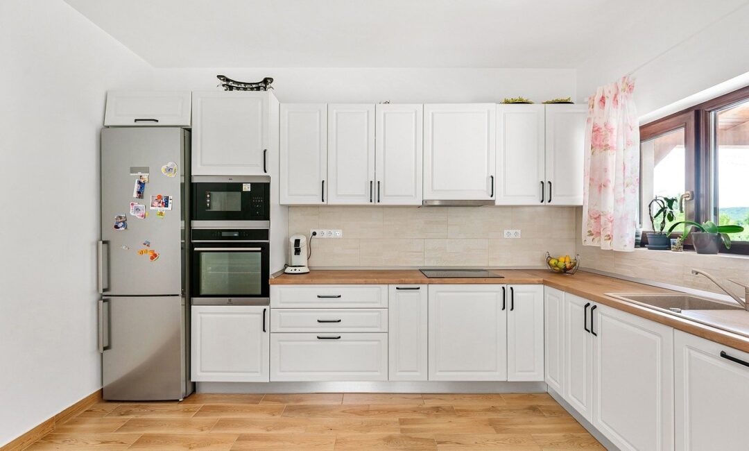 Cuisine_bois_:_l_atout_charme_de_votre_intérieur